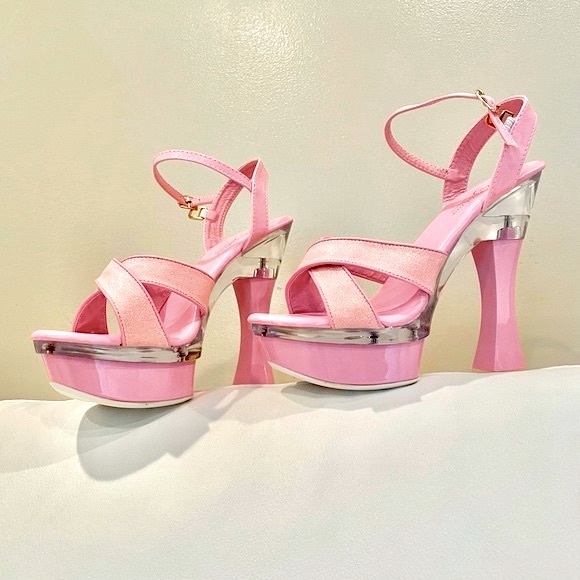 NWT Barbie pink princess glass Cinderella slippers platform heels (7.5/88.5)HP🎉 - Picture 8 of 16